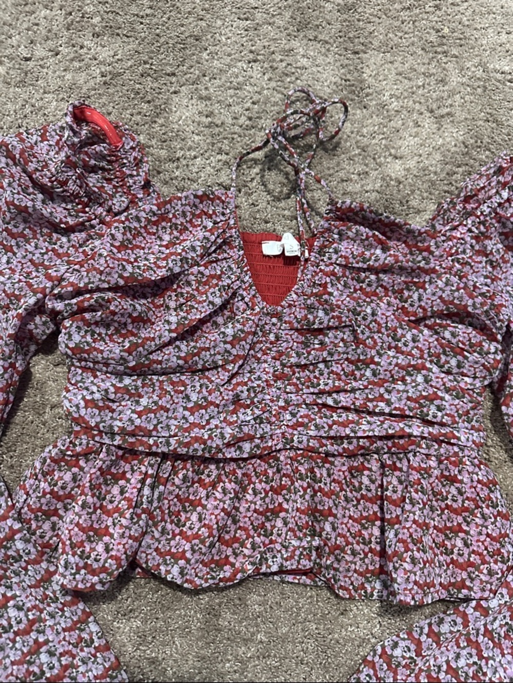 Red Floral Ruffle Crop Top - Picture 2 of 7